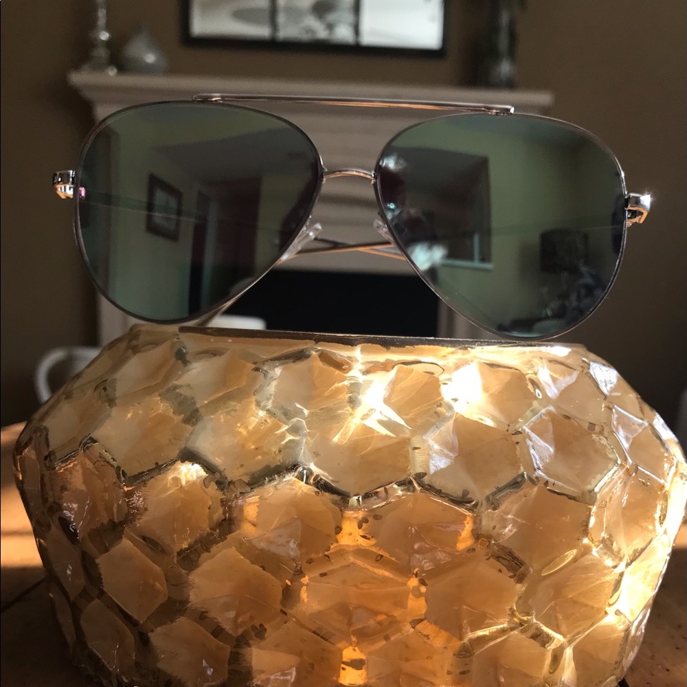 Mirrored Sunglass bundle - Picture 8 of 16